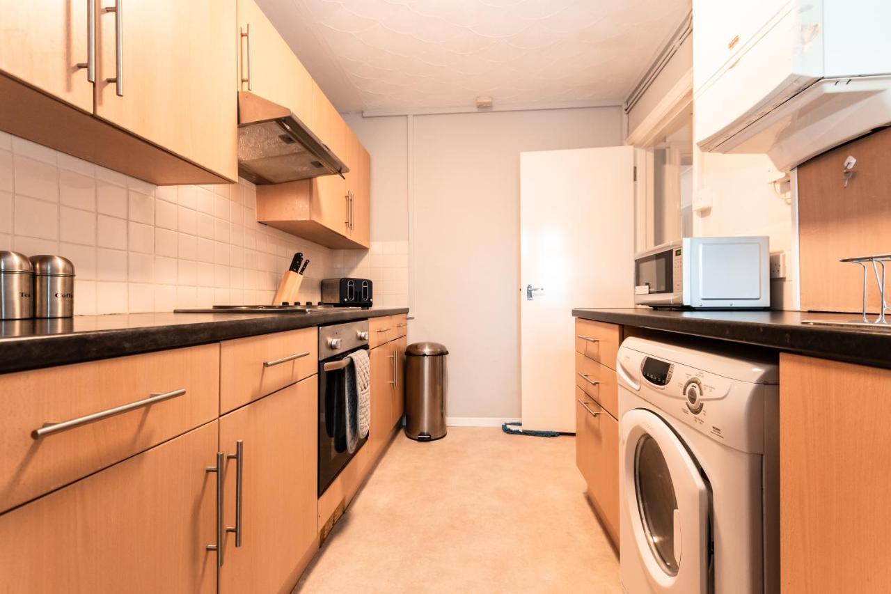 פורטסמות' Best Price! Perfect Gunwharf Accommodation - 5 Single Beds Or Kingsize Free Parking מראה חיצוני תמונה