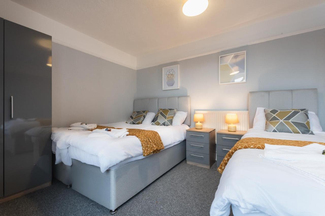 פורטסמות' Best Price! Perfect Gunwharf Accommodation - 5 Single Beds Or Kingsize Free Parking מראה חיצוני תמונה