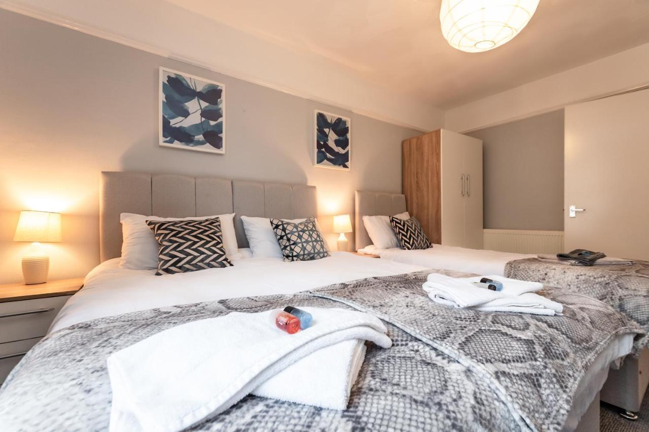 פורטסמות' Best Price! Perfect Gunwharf Accommodation - 5 Single Beds Or Kingsize Free Parking מראה חיצוני תמונה