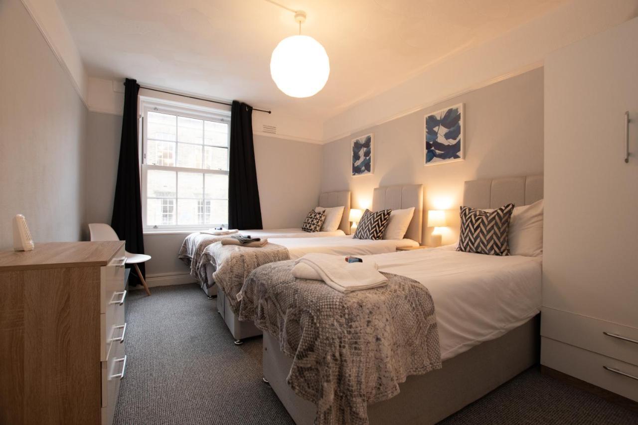 פורטסמות' Best Price! Perfect Gunwharf Accommodation - 5 Single Beds Or Kingsize Free Parking מראה חיצוני תמונה