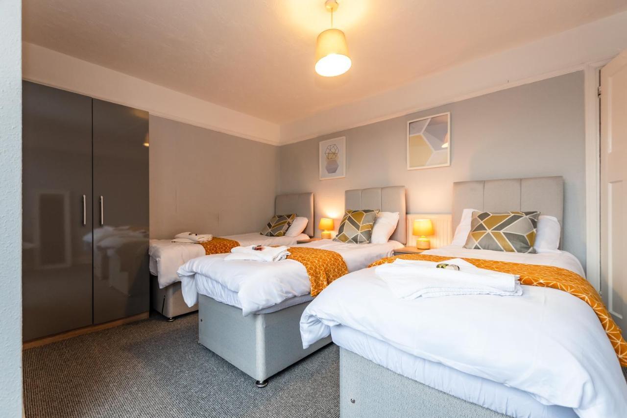 פורטסמות' Best Price! Perfect Gunwharf Accommodation - 5 Single Beds Or Kingsize Free Parking מראה חיצוני תמונה