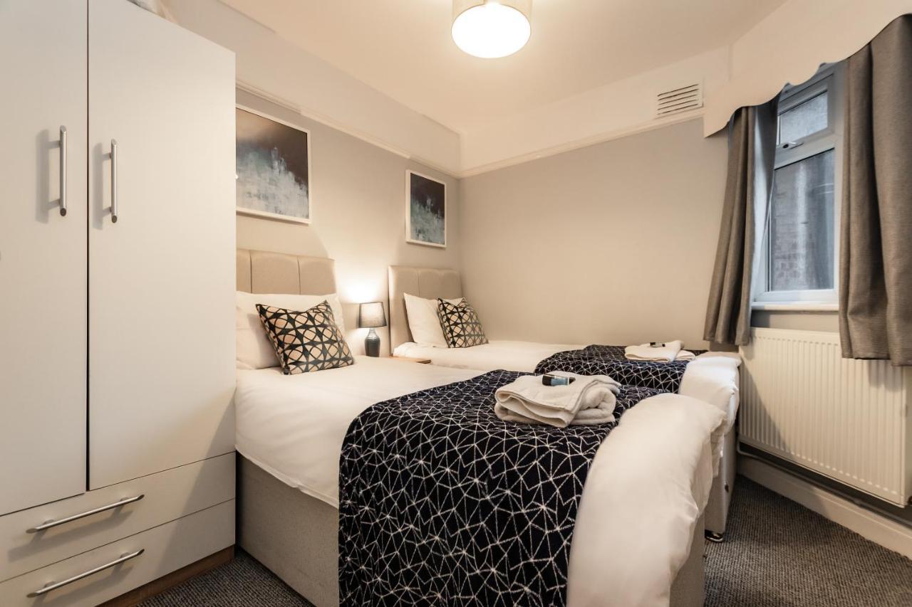 פורטסמות' Best Price! Perfect Gunwharf Accommodation - 5 Single Beds Or Kingsize Free Parking מראה חיצוני תמונה
