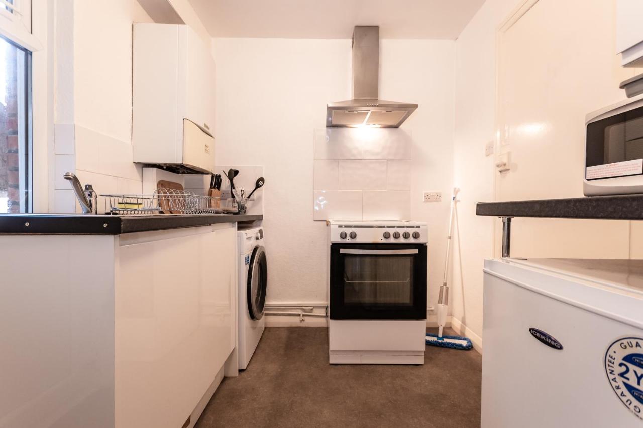 פורטסמות' Best Price! Perfect Gunwharf Accommodation - 5 Single Beds Or Kingsize Free Parking מראה חיצוני תמונה