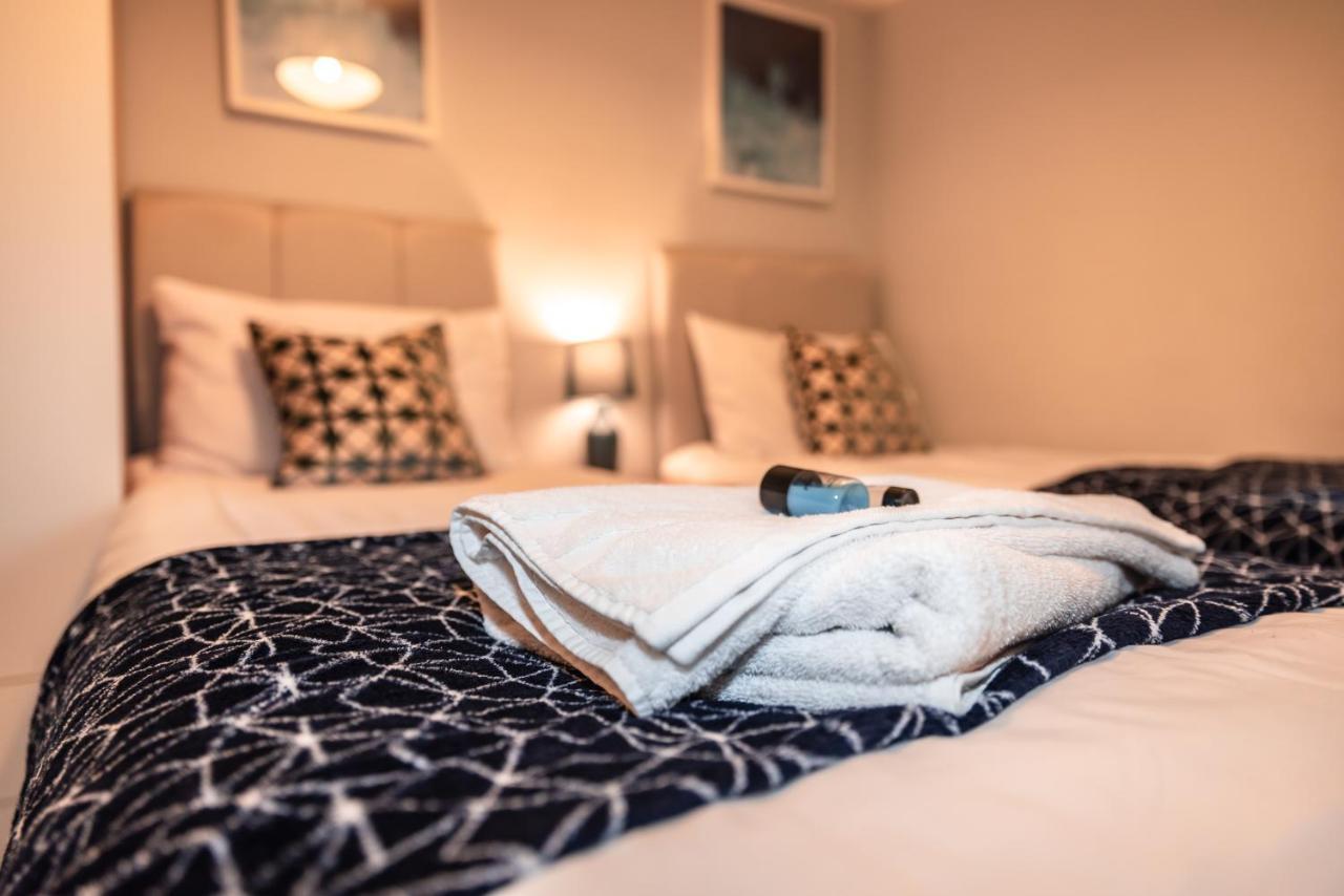 פורטסמות' Best Price! Perfect Gunwharf Accommodation - 5 Single Beds Or Kingsize Free Parking מראה חיצוני תמונה