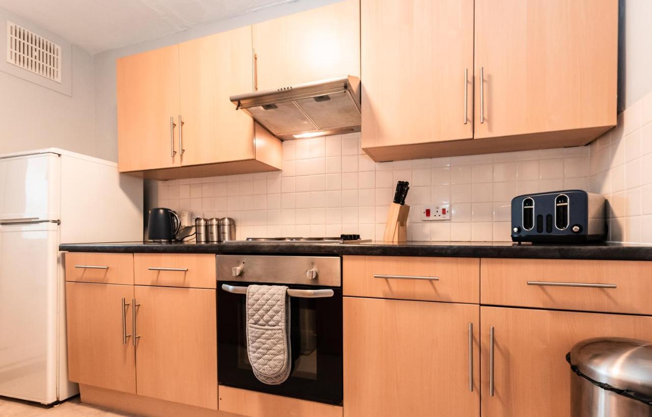 פורטסמות' Best Price! Perfect Gunwharf Accommodation - 5 Single Beds Or Kingsize Free Parking מראה חיצוני תמונה