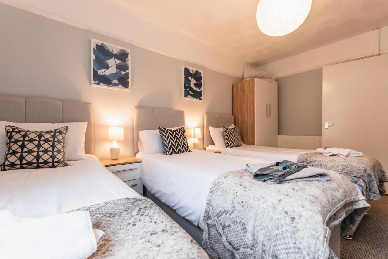 פורטסמות' Best Price! Perfect Gunwharf Accommodation - 5 Single Beds Or Kingsize Free Parking מראה חיצוני תמונה