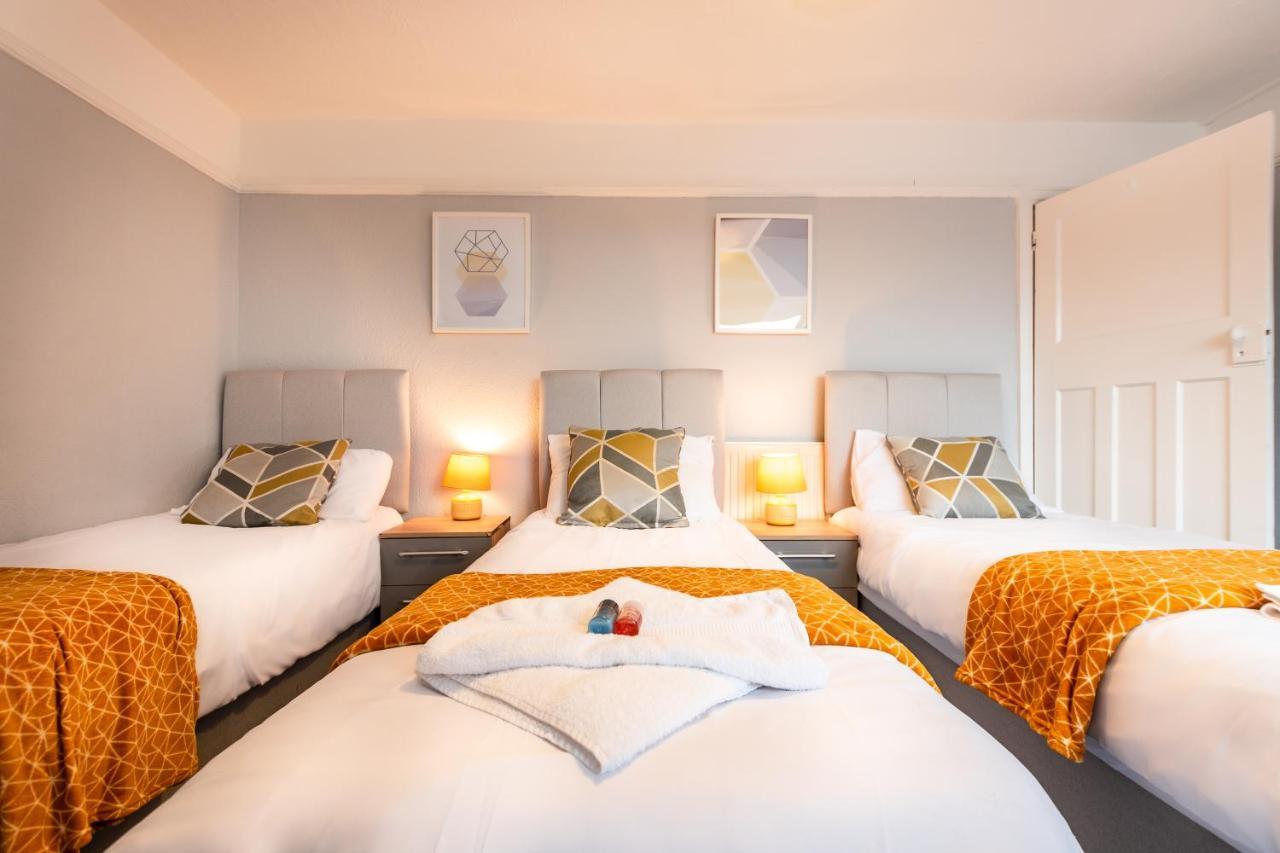 פורטסמות' Best Price! Perfect Gunwharf Accommodation - 5 Single Beds Or Kingsize Free Parking מראה חיצוני תמונה
