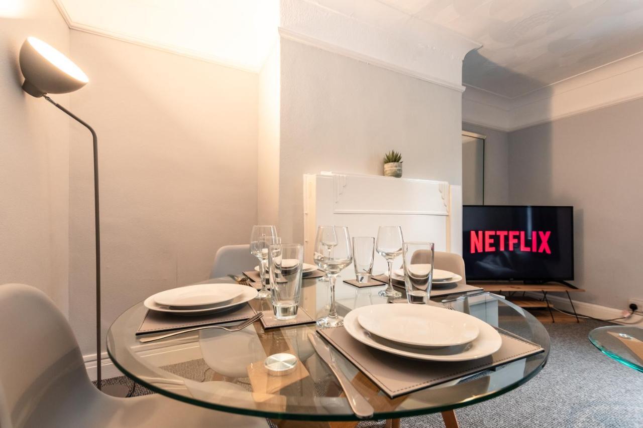 פורטסמות' Best Price! Perfect Gunwharf Accommodation - 5 Single Beds Or Kingsize Free Parking מראה חיצוני תמונה