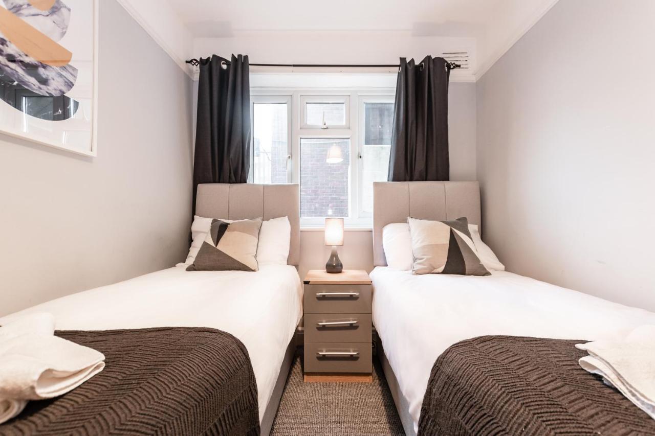 פורטסמות' Best Price! Perfect Gunwharf Accommodation - 5 Single Beds Or Kingsize Free Parking מראה חיצוני תמונה