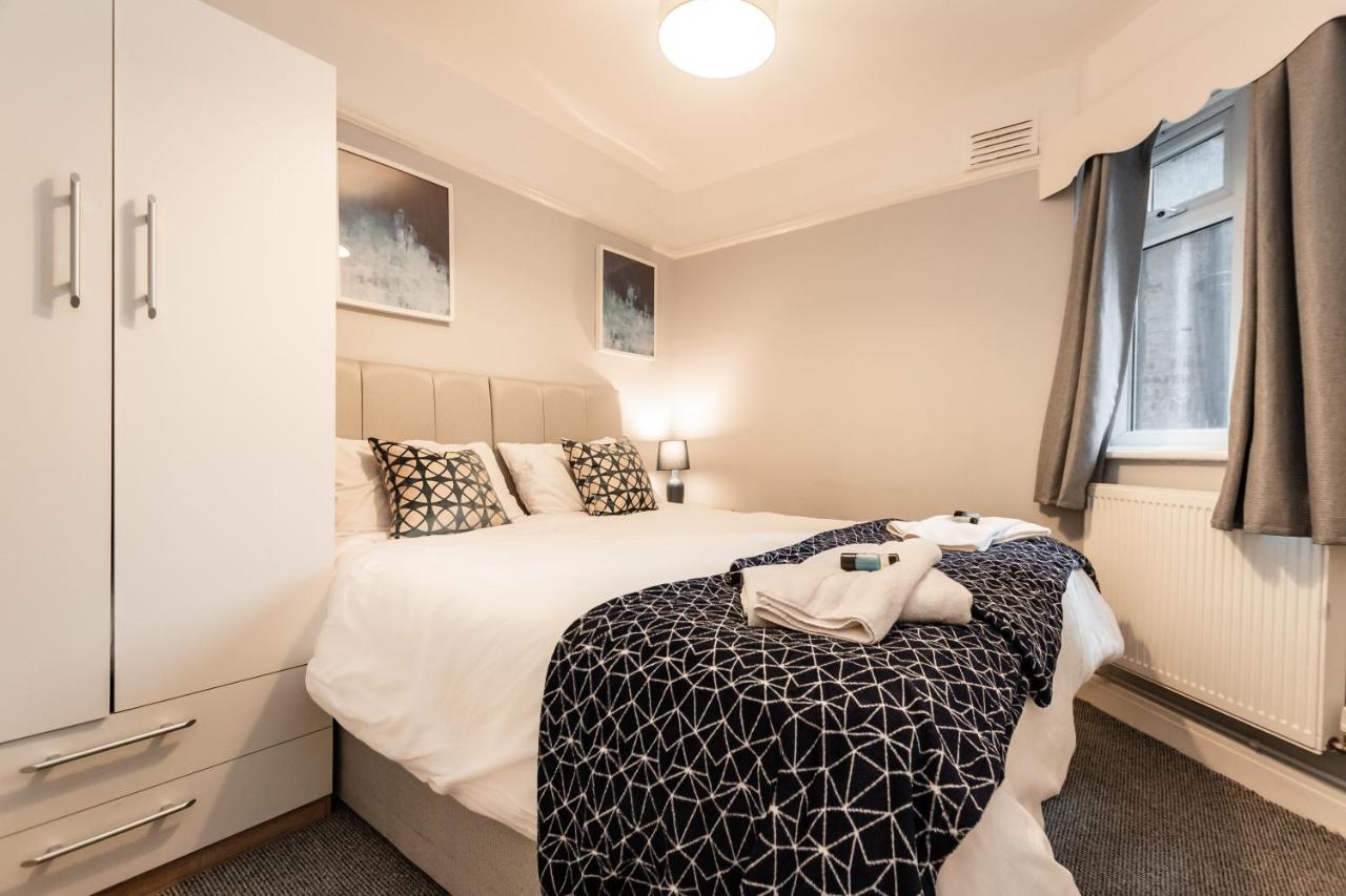פורטסמות' Best Price! Perfect Gunwharf Accommodation - 5 Single Beds Or Kingsize Free Parking מראה חיצוני תמונה